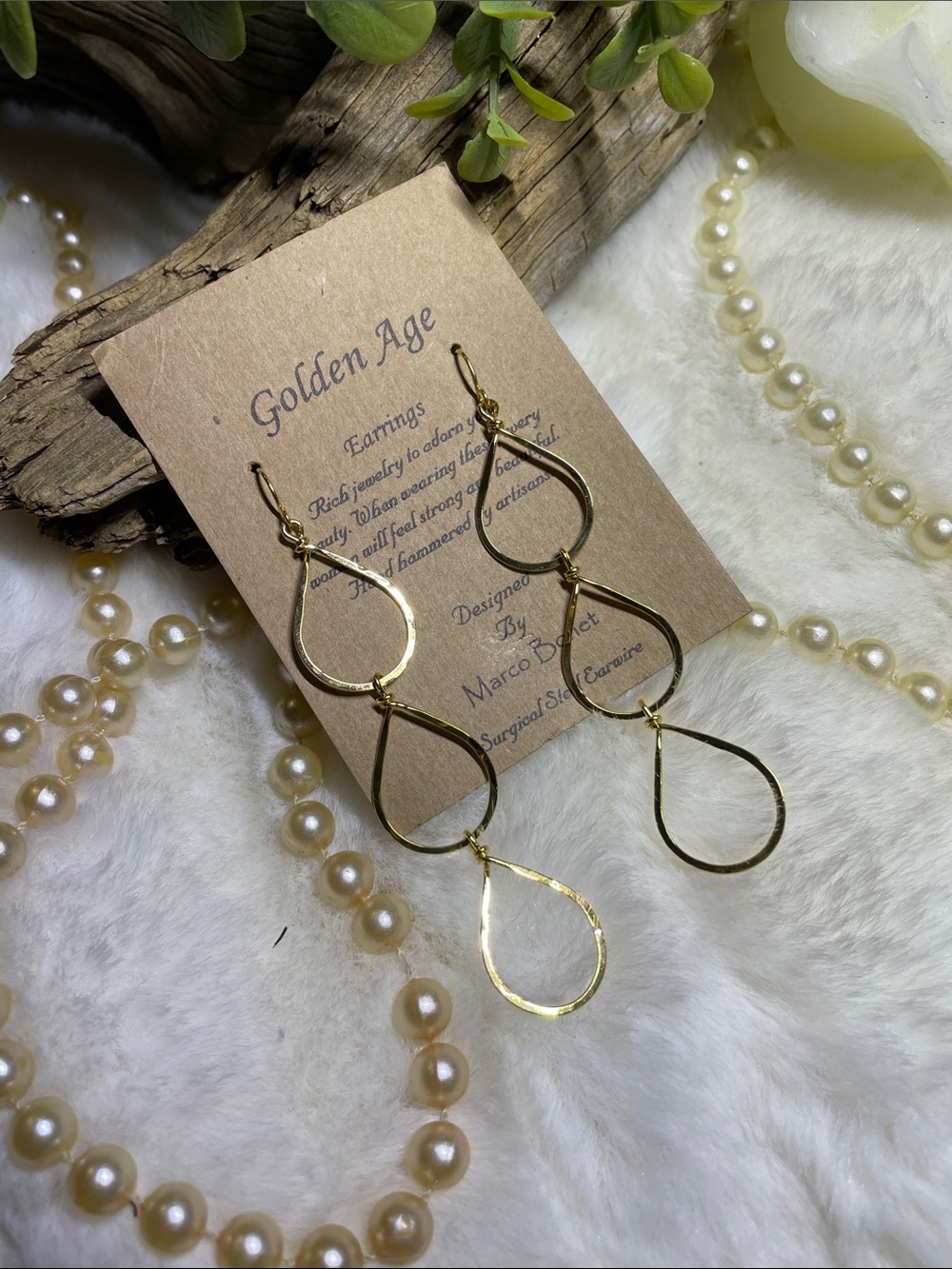 ⚜️Gorgeous Gold Triple Teardrop Dangle Earrings⚜️